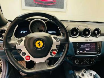 Ferrari FF — photo 17