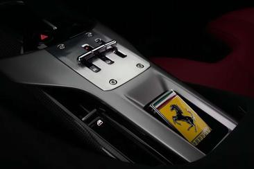 Ferrari 12 Cilindri — photo 13