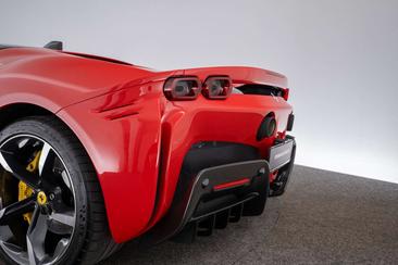 Ferrari SF90 Stradale — photo 13