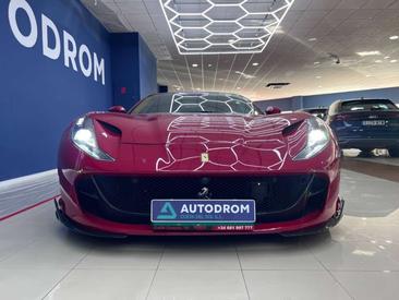 Ferrari 812 Superfast — photo 4