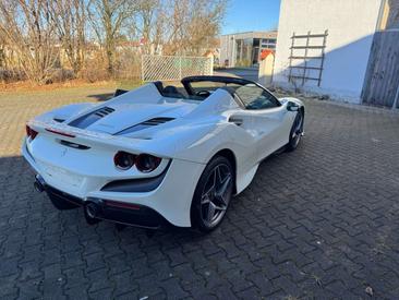 Ferrari F8 Spider — photo 4