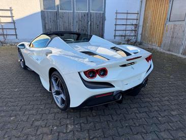 Ferrari F8 Spider — photo 5
