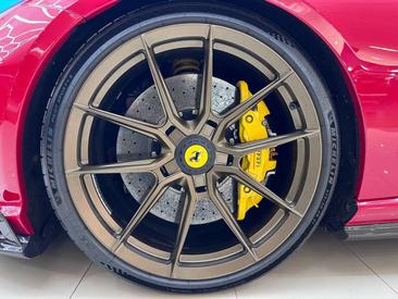 Ferrari 812 Superfast — photo 9