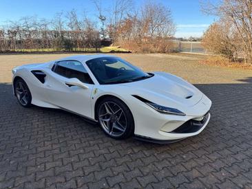 Ferrari F8 Spider — photo 11