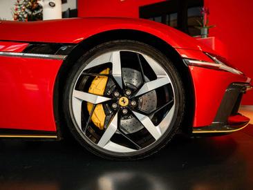 Ferrari 12 Cilindri — photo 9