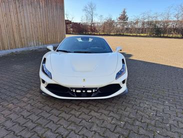 Ferrari F8 Spider — photo 16