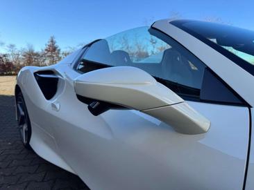 Ferrari F8 Spider — photo 17