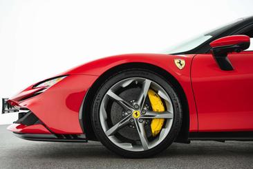 Ferrari SF90 Stradale — photo 8