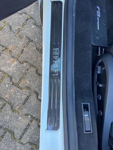 Ferrari F8 Spider — photo 22