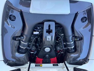 Ferrari F8 Spider — photo 25