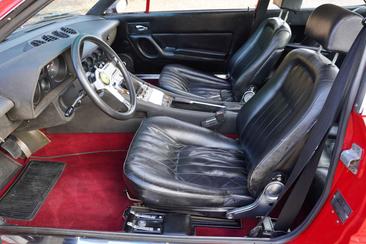 Ferrari 365 GT4 2+2 — photo 3