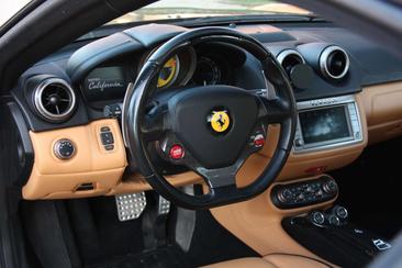 Ferrari California — photo 9