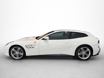 Ferrari GTC4Lusso — photo 8