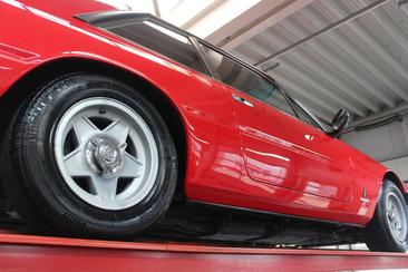 Ferrari 365 GT4 2+2 — photo 10