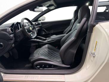 Ferrari GTC4Lusso — photo 11