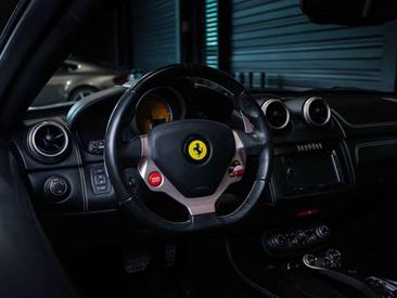 Ferrari California — photo 34