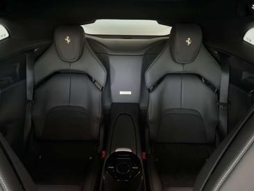 Ferrari Purosangue — photo 17