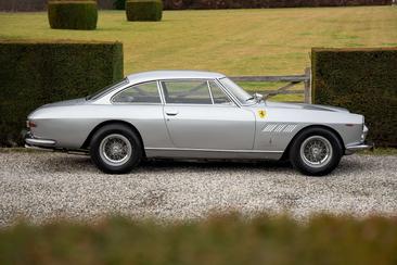Ferrari 330 GT — photo 6