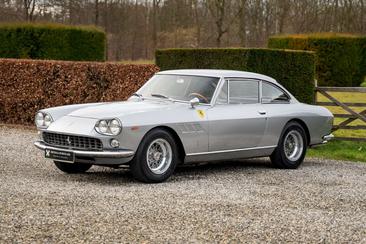 Ferrari 330 GT — photo 7