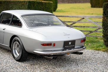 Ferrari 330 GT — photo 10