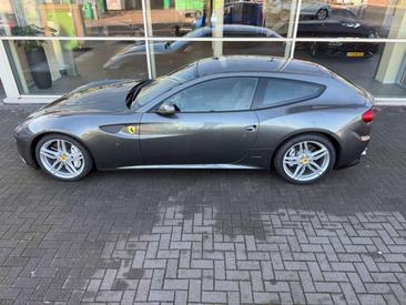 Ferrari FF — photo 6