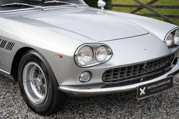 Ferrari 330 GT — photo 11