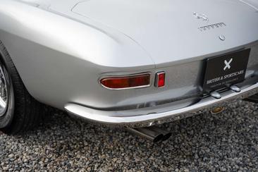 Ferrari 330 GT — photo 12