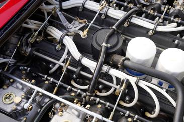 Ferrari 365 GT4 2+2 — photo 23