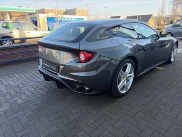 Ferrari FF — photo 12