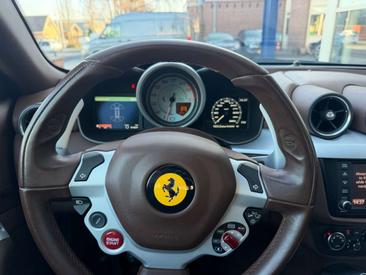 Ferrari FF — photo 18