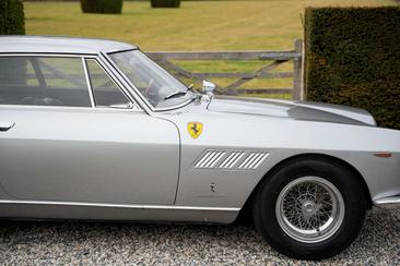 Ferrari 330 GT — photo 26