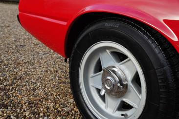 Ferrari 365 GT4 2+2 — photo 35
