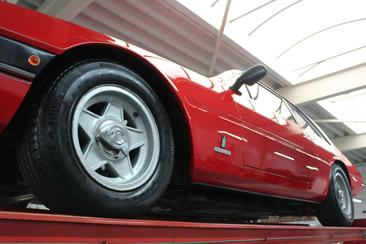 Ferrari 365 GT4 2+2 — photo 37