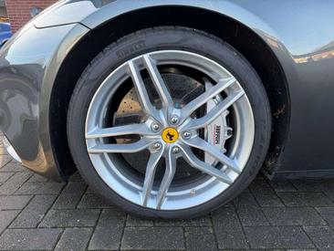 Ferrari FF — photo 23