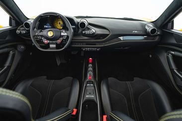 Ferrari F8 Spider — photo 9