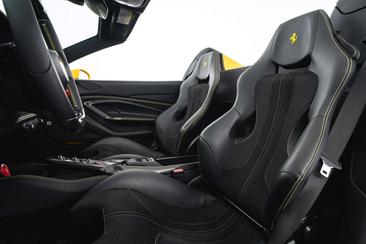 Ferrari F8 Spider — photo 10