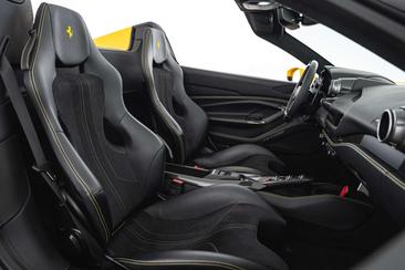 Ferrari F8 Spider — photo 12