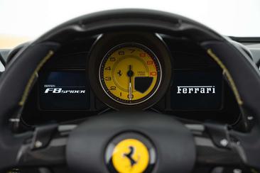 Ferrari F8 Spider — photo 15