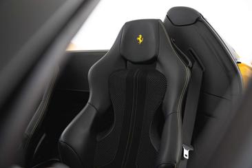 Ferrari F8 Spider — photo 20