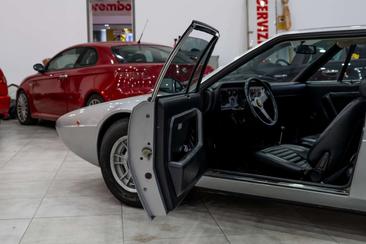 Ferrari 308 GT4 — photo 19
