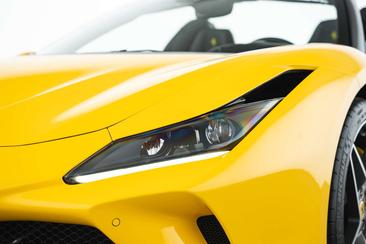 Ferrari F8 Spider — photo 22