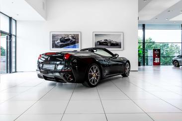 Ferrari California — photo 2