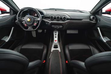 Ferrari F12 Berlinetta — photo 9