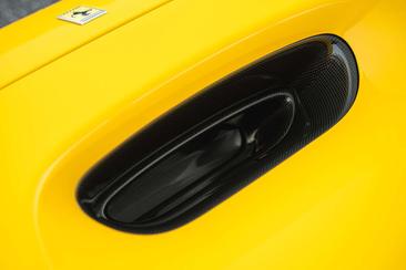 Ferrari F8 Spider — photo 41