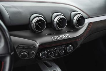 Ferrari F12 Berlinetta — photo 18