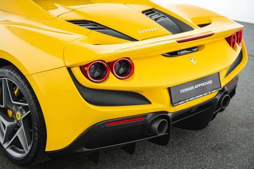 Ferrari F8 Spider — photo 47