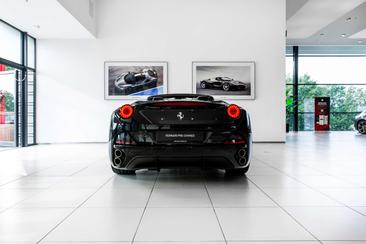 Ferrari California — photo 25