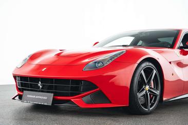 Ferrari F12 Berlinetta — photo 23