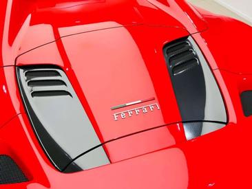 Ferrari F8 Spider — photo 19