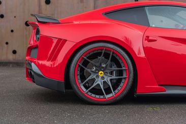 Ferrari F12 Berlinetta — photo 9